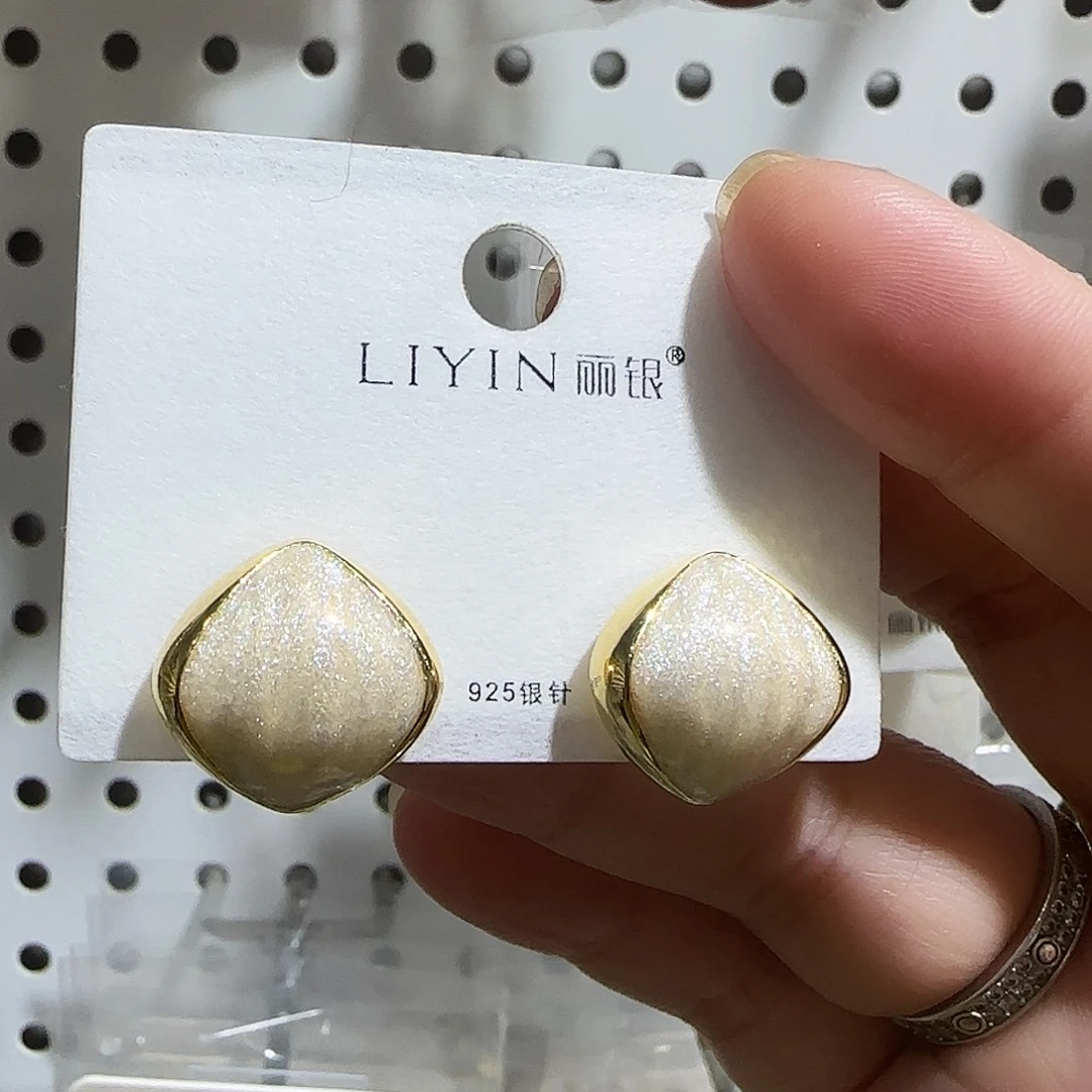 锆石纯铜合金耳钉