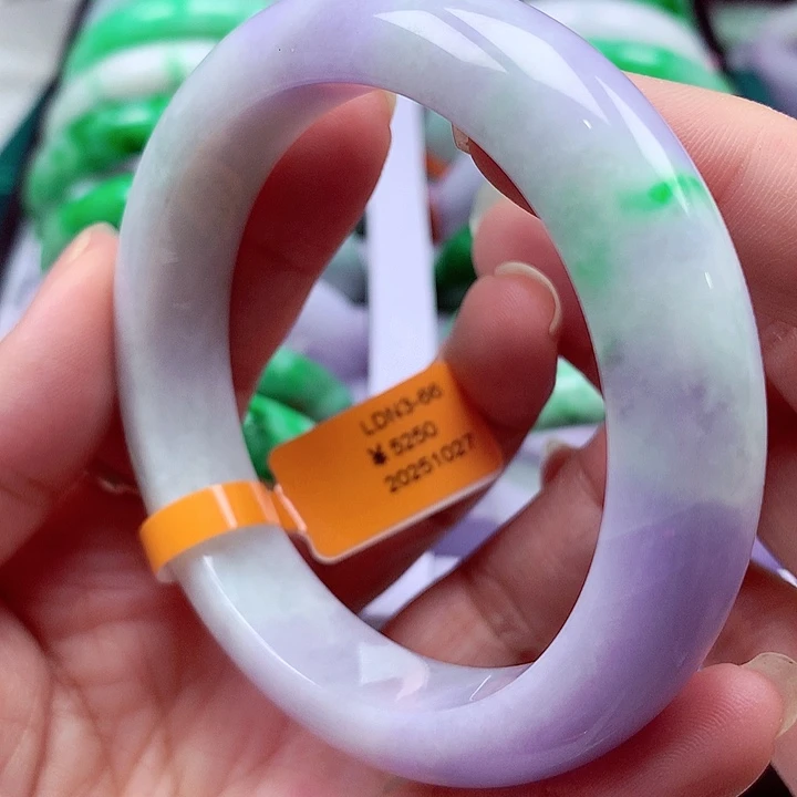 翡翠未镶嵌手镯翡翠