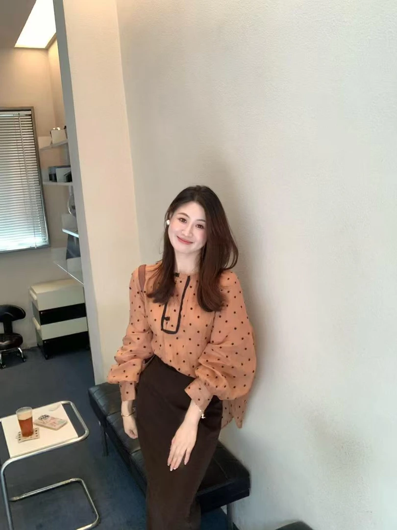 2025秋季新款温柔风甜美长袖V领波点雪纺衫衬衫上衣女百搭半身裙