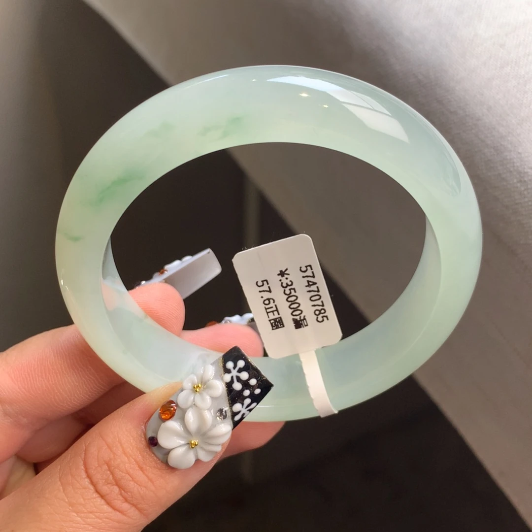 翡翠手镯未镶嵌回流）冰胶晴绿飘花正圈，实价38800（强烈推荐