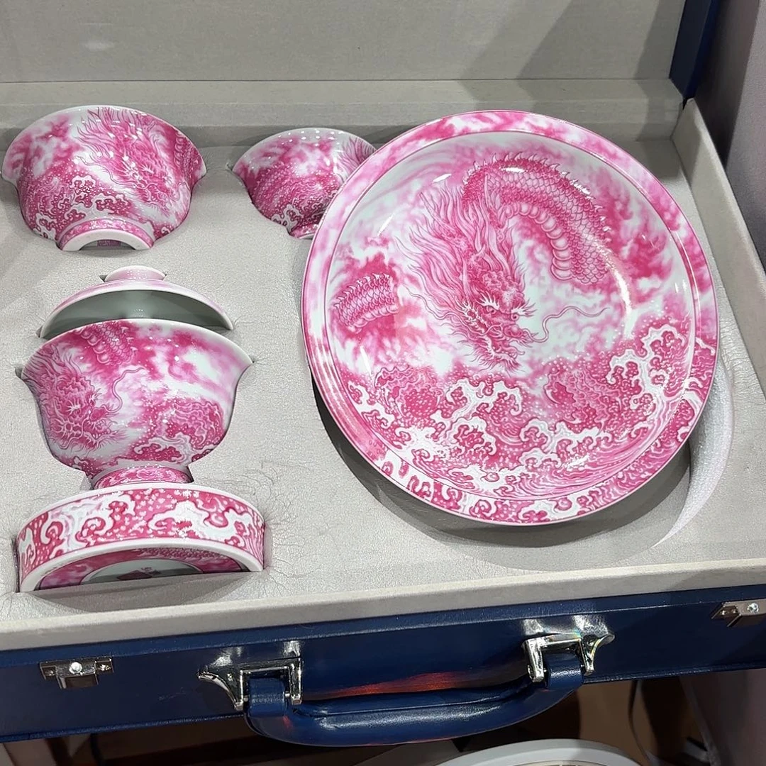 瓷片景德镇瓷器精品陈列