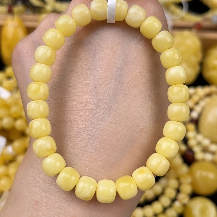 琥珀未镶嵌颈饰琥珀