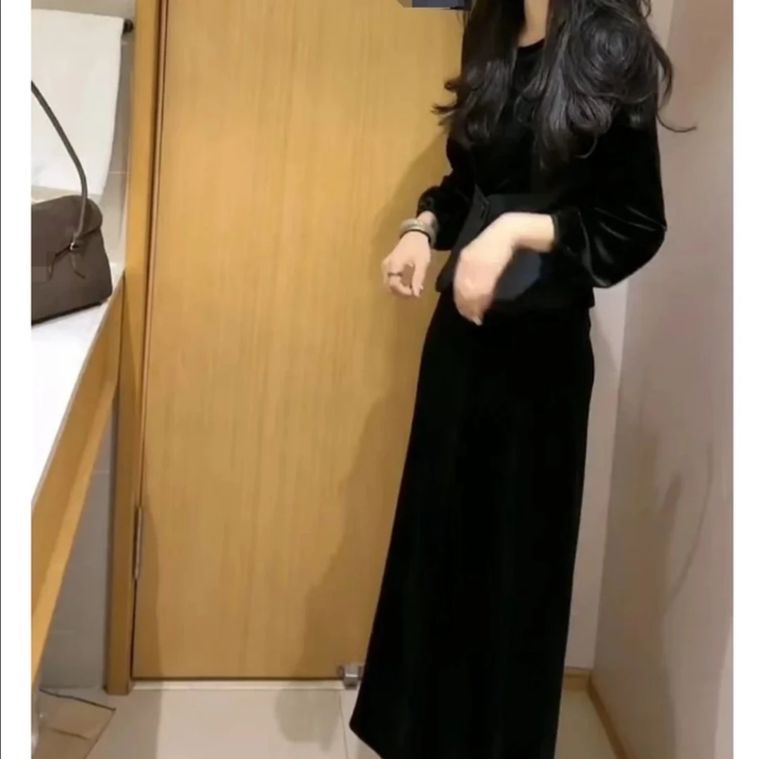 法式显瘦黑色上衣搭配半身裙套装时尚洋气