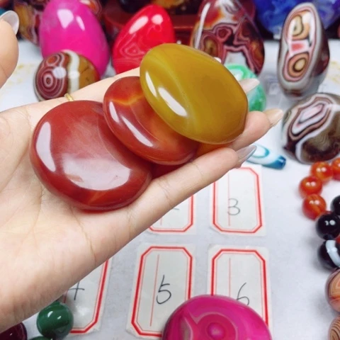 玛瑙/玉髓挂件未镶嵌?****饱