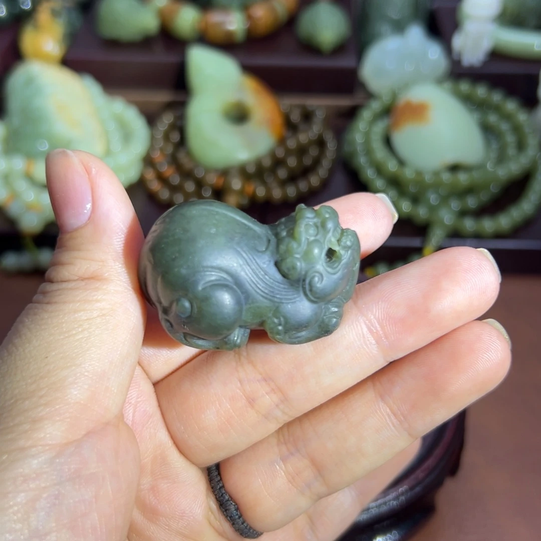 和田玉未镶嵌珠宝奇石