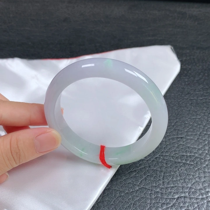 翡翠未镶嵌手镯