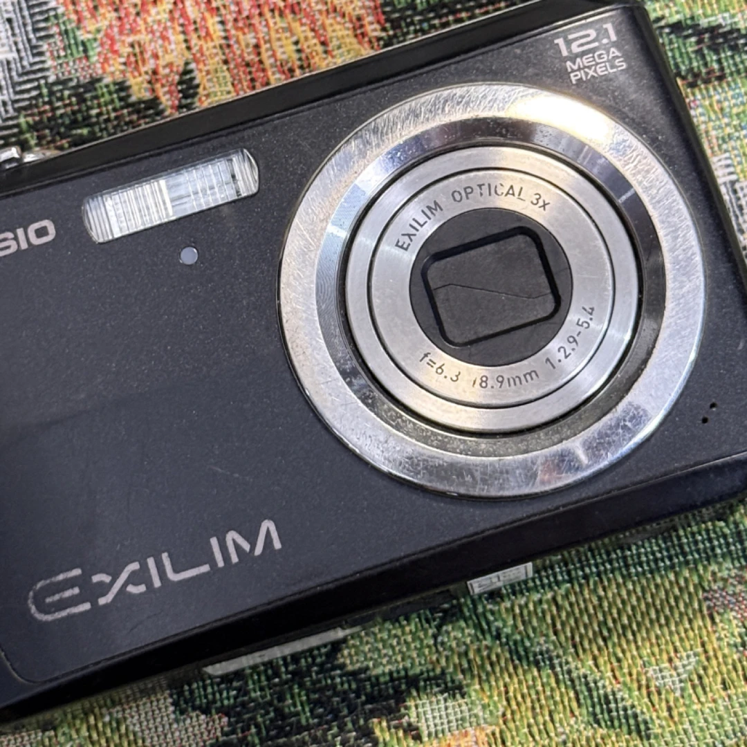 9新  卡西欧 z16 黑色 复古ccd数码相机