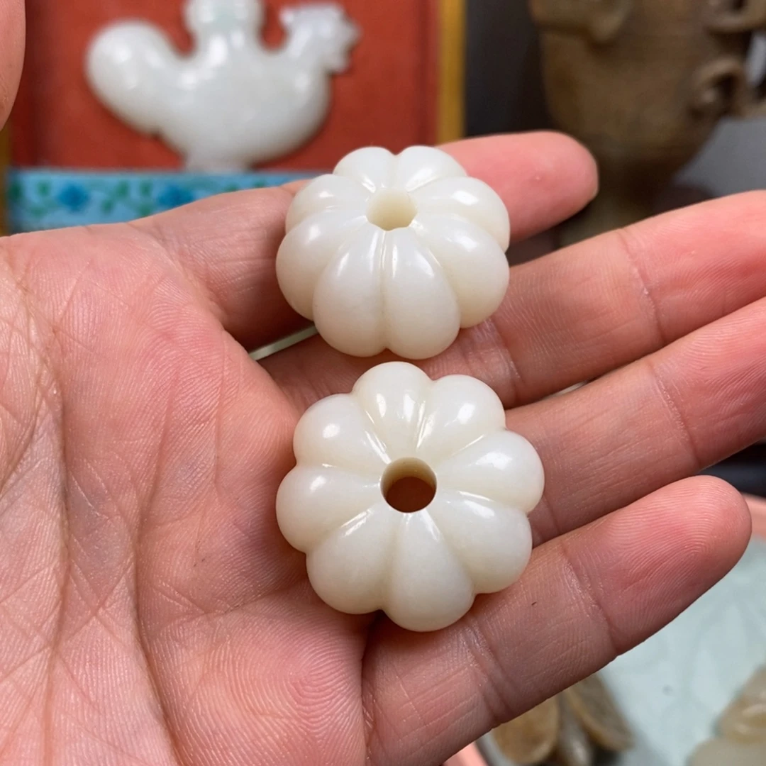 忠***忠非常精美的脖挂件