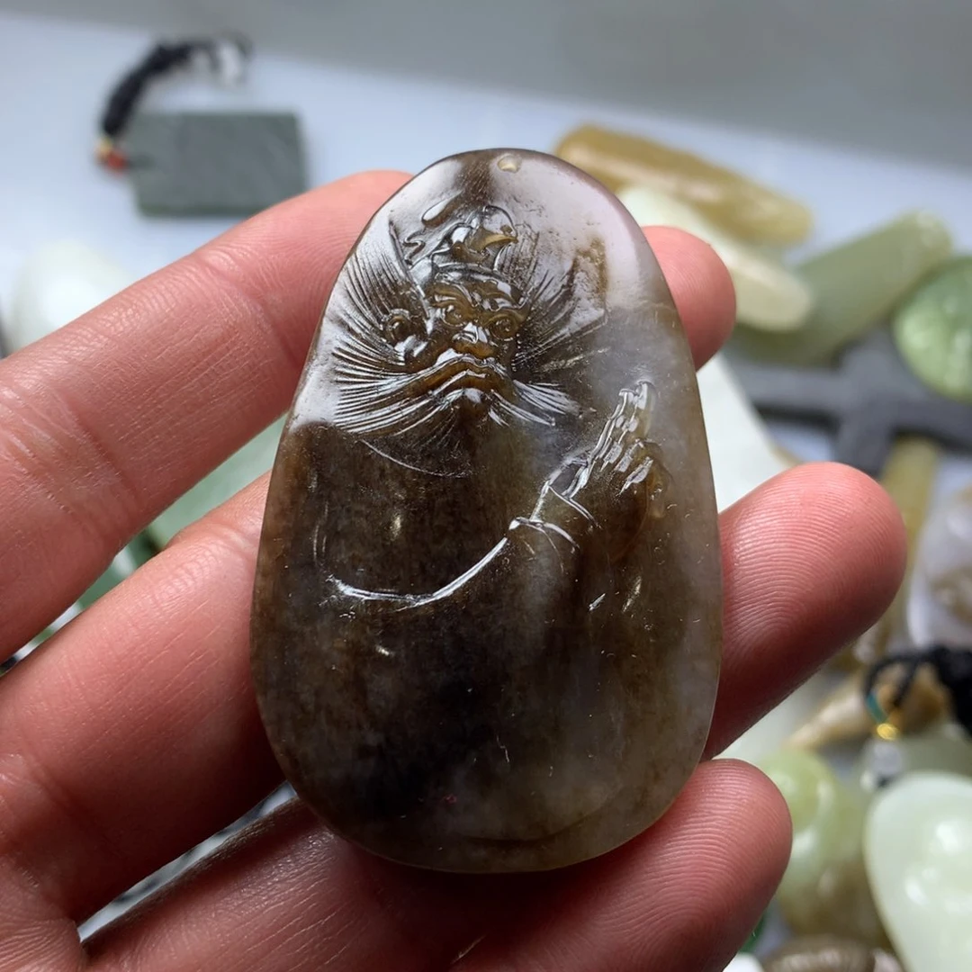 和田玉挂件未镶嵌?**乐