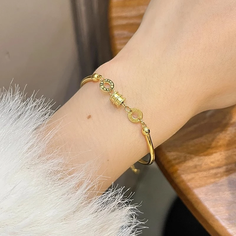 钛钢手链 不怕水/不掉色小蛮腰手链女轻奢紧致高级感半镯半链手饰