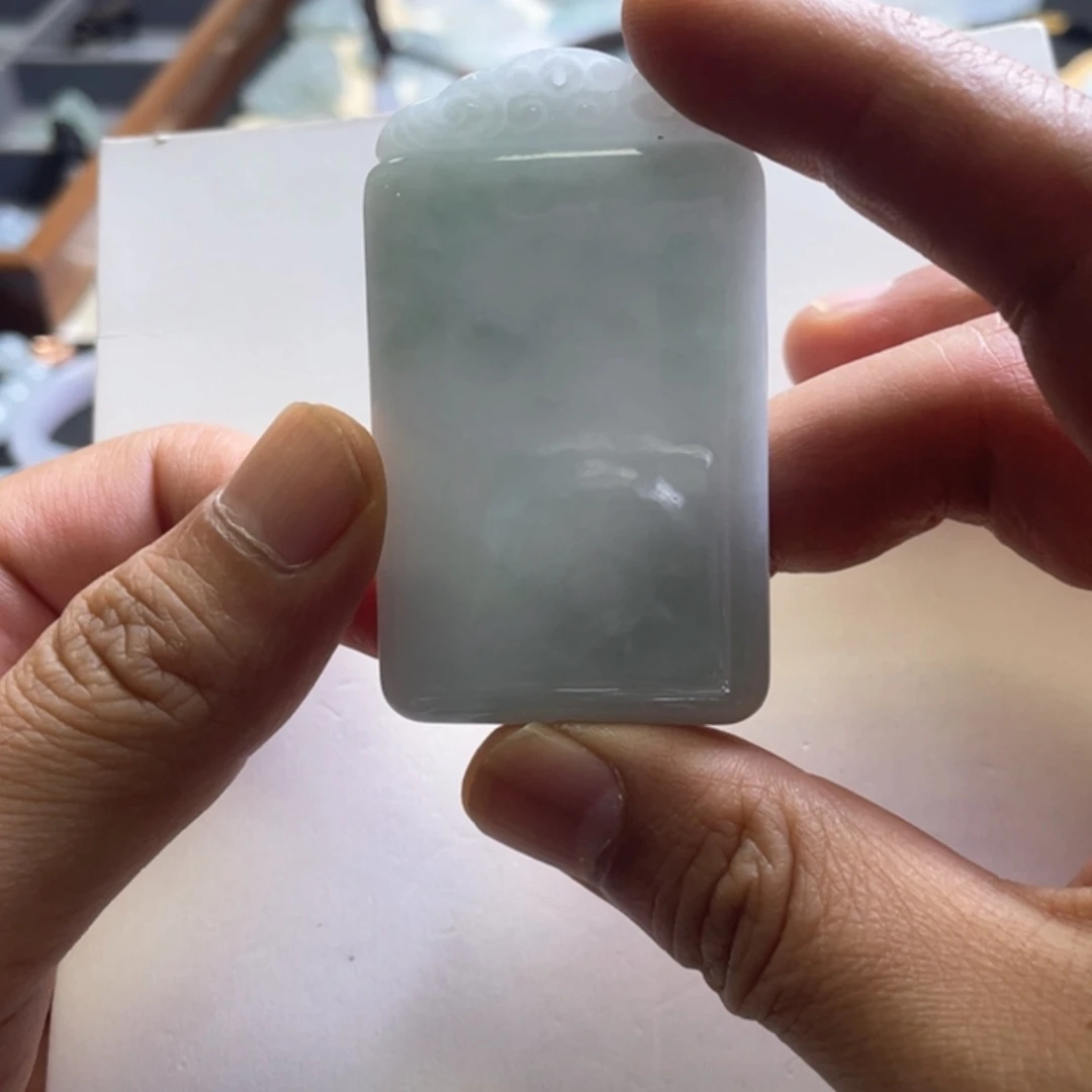 【闪购商品】翡翠未镶嵌颈饰仿古了无事牌