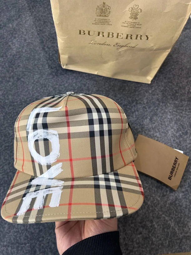 99新 BURBERRY/博柏利 Burberry格纹涂鸦在售款棒球帽99新