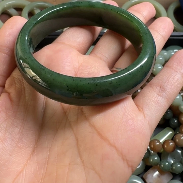 宋***宝和田玉手镯未镶嵌