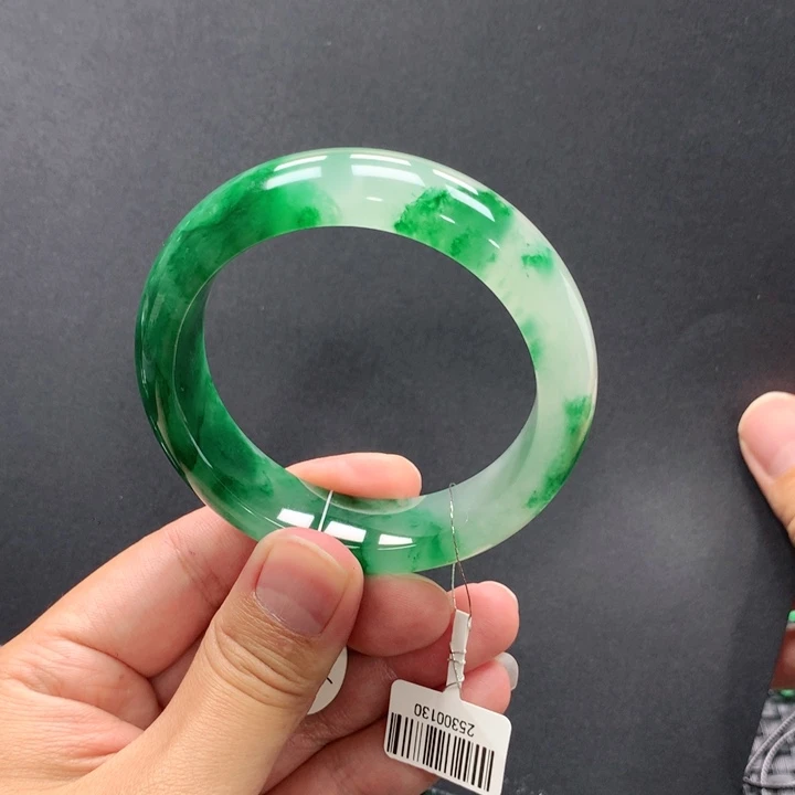 石英质玉未镶嵌手镯青青59-多人