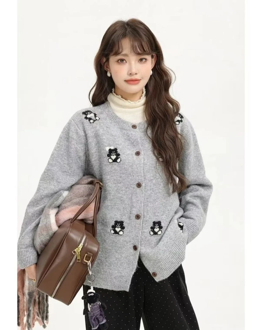 9900大码女装小熊提花圆领针织衫开衫女设计感宽松百搭减龄上衣