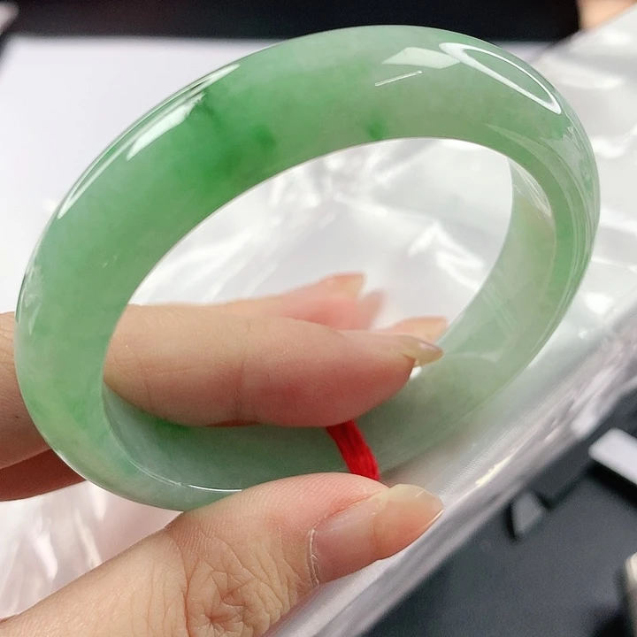 未镶嵌手镯翡翠，825