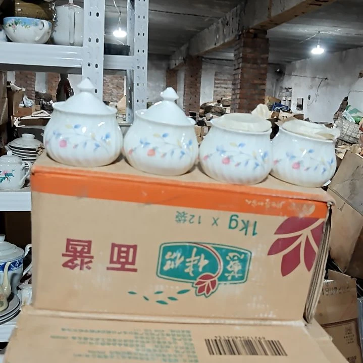 摆件陶瓷盘子碗啥都有