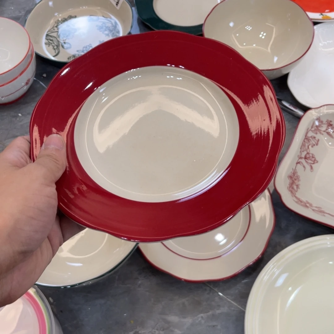 陶瓷微瑕餐具介意勿拍，满18飞！