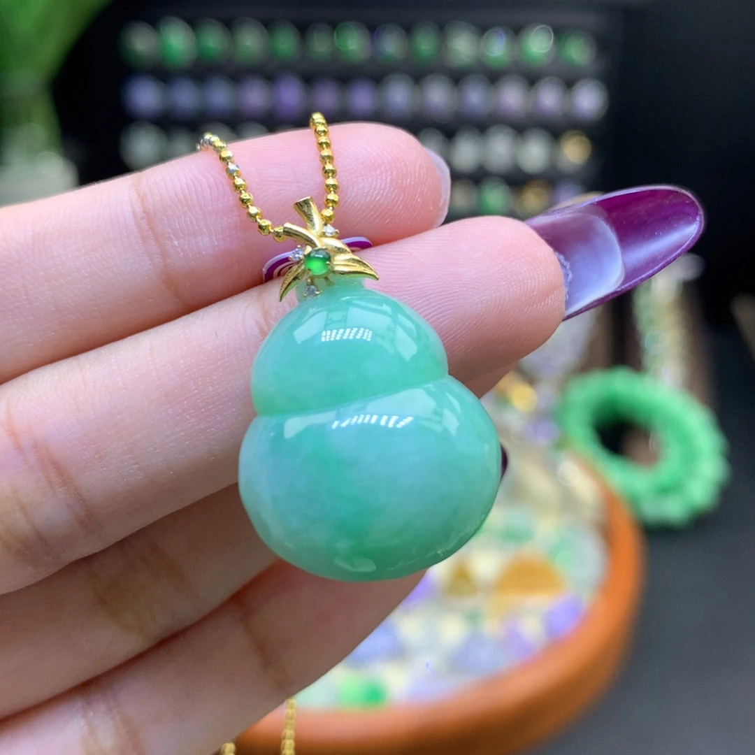 翡翠18K金镶嵌颈饰