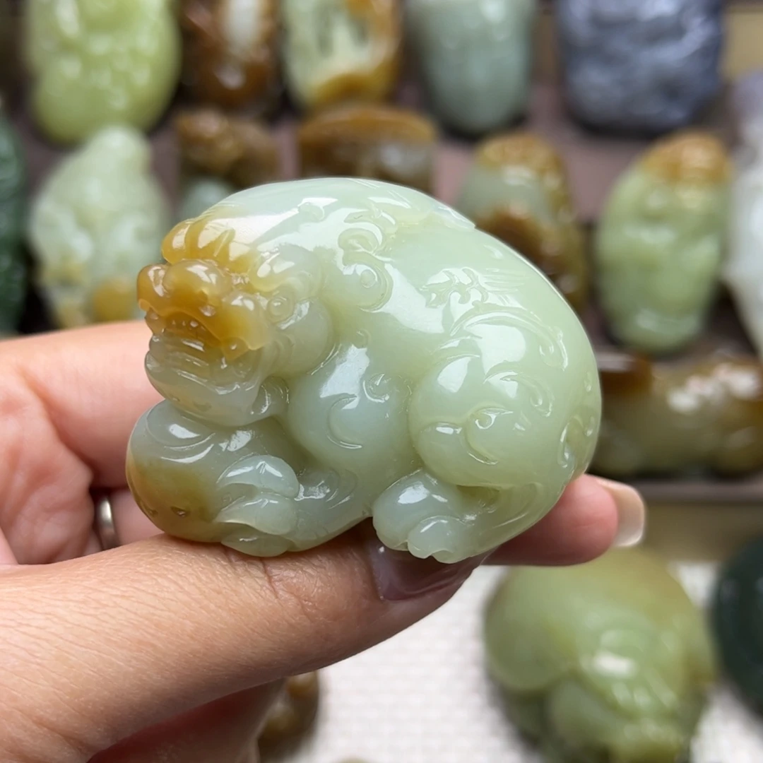 领***商和田玉未镶嵌把件