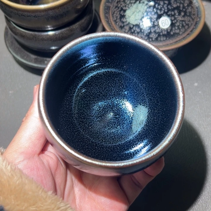 茶盏我们是有共同话题有
