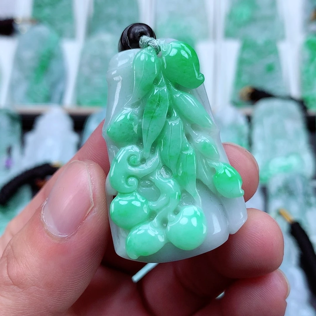 翡翠颈饰未镶嵌翡翠吊坠