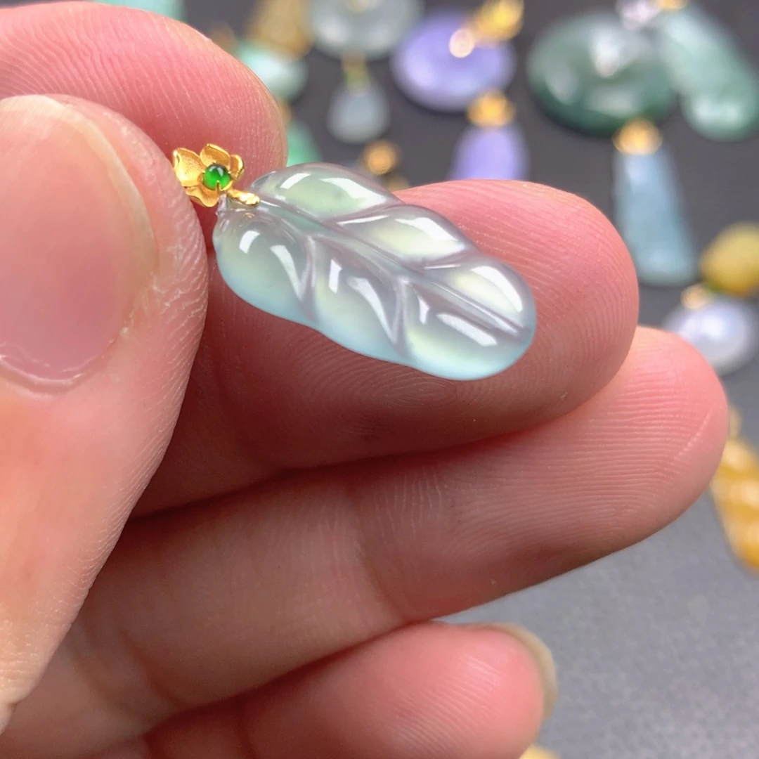 【闪购商品】颈饰18K金镶嵌翡翠翡翠