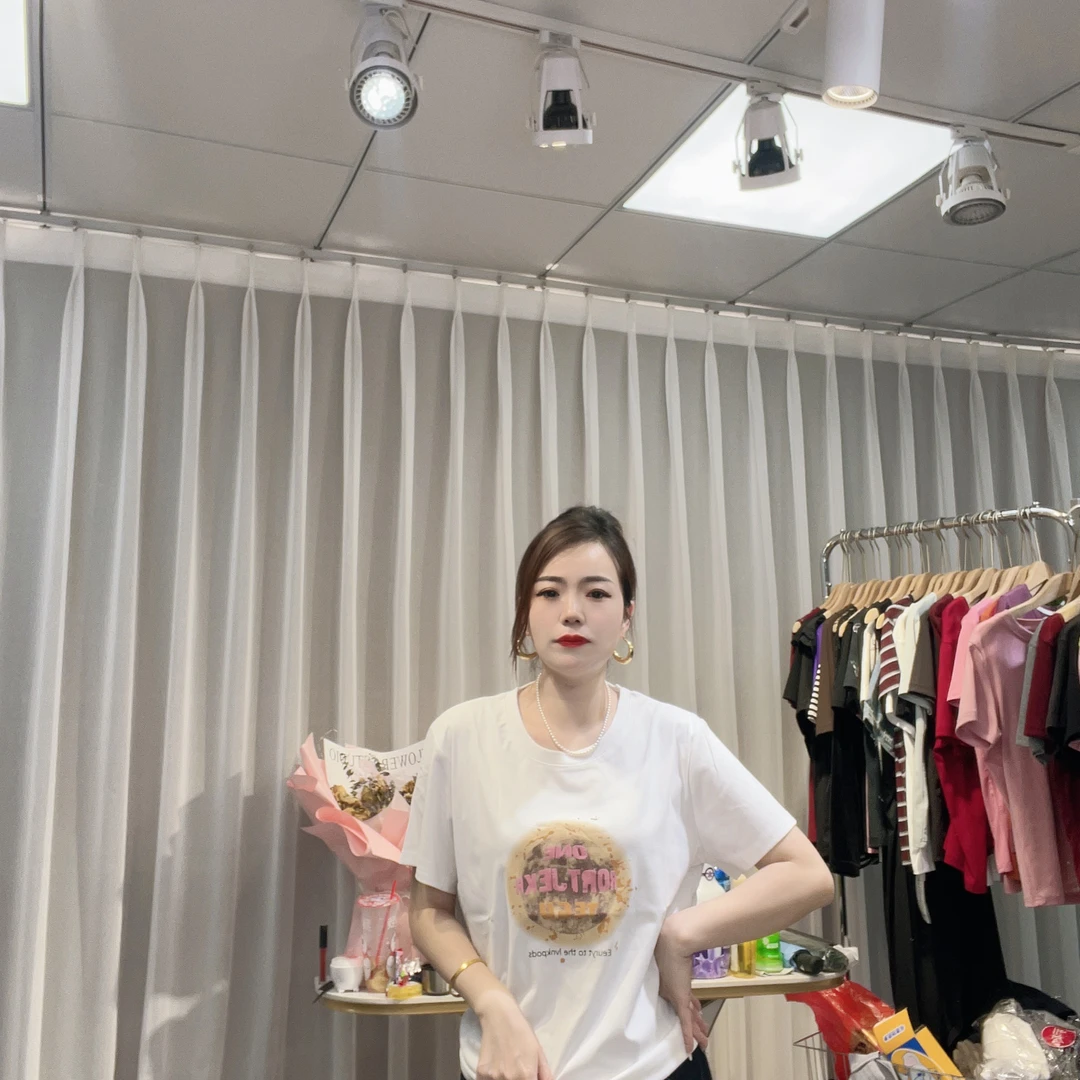 大美小美 微胖MM（现货福利）圆领字母地球百搭上衣