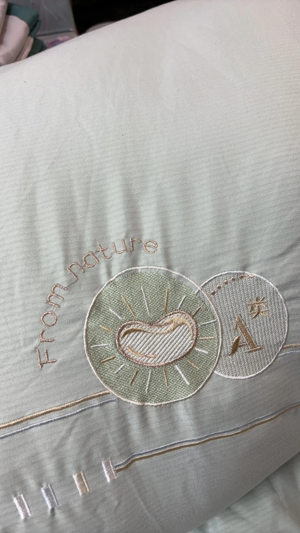 双人绣花冬被 灰色 简约大气保暖