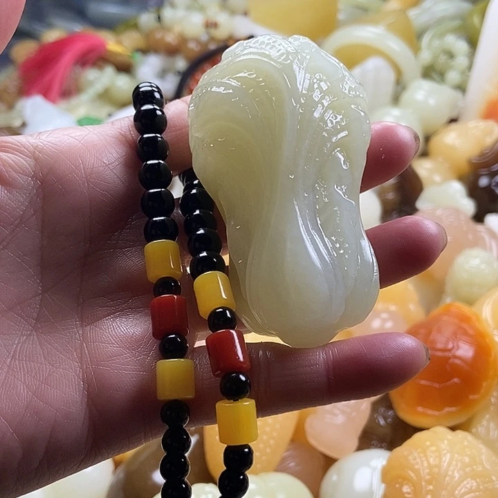 闲***人完全开放手把件白菜