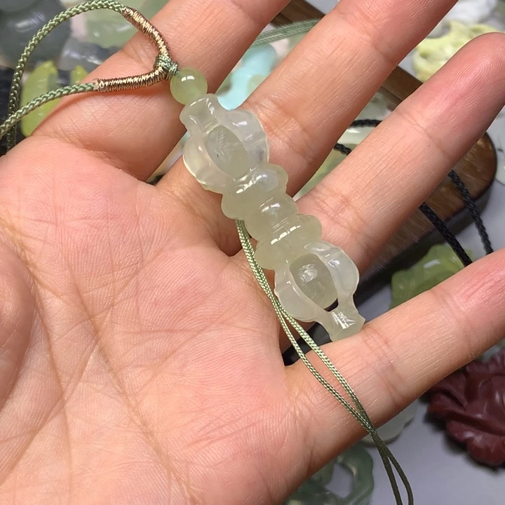 蛇纹石玉合金颈饰