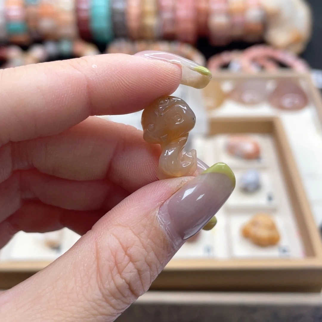 硅化珊瑚（珊瑚玉）手链未镶嵌梅*898