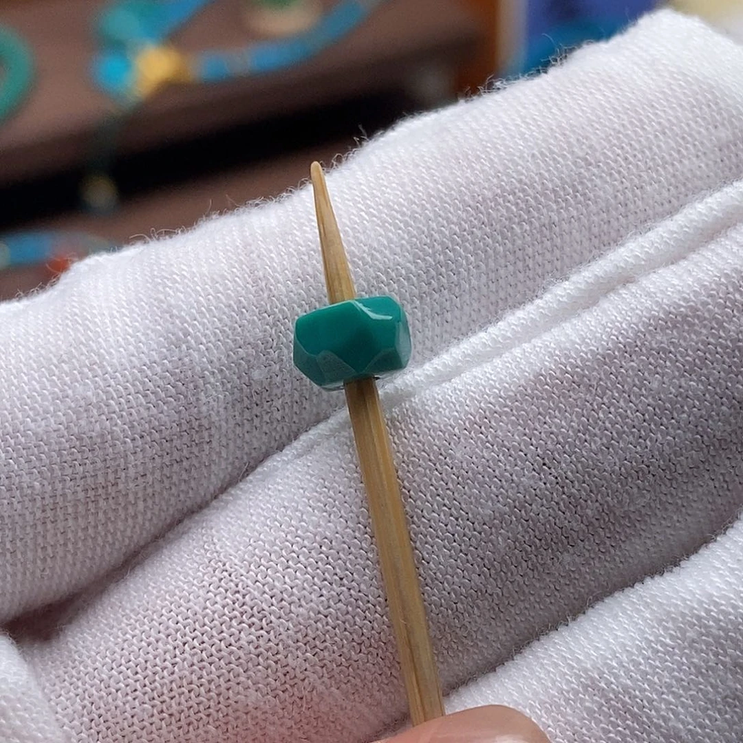 咖***嘣绿松石未镶嵌绿松石配饰