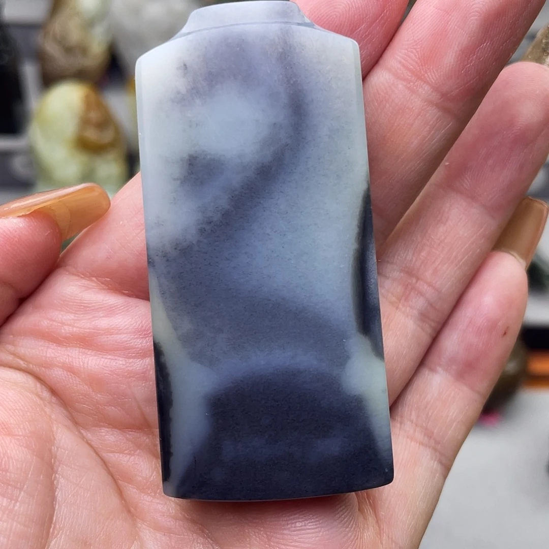 凡***子和田玉未镶嵌颈饰