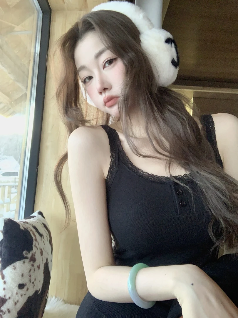 EIA一尧【蕾丝美学】磨毛保暖打底背心带胸垫显瘦百搭秋冬蕾丝上衣