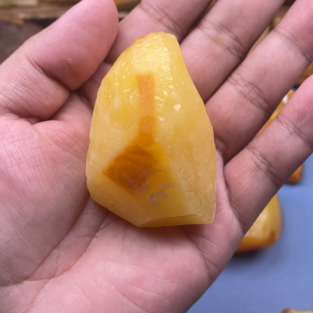 心***动定制琥珀未镶嵌蜜蜡定制