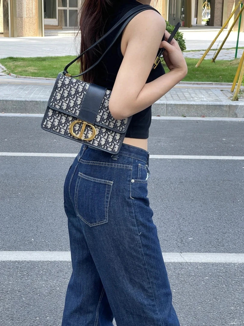 99新 DIOR/迪奥 蒙田30中号肩带款/99新/优选