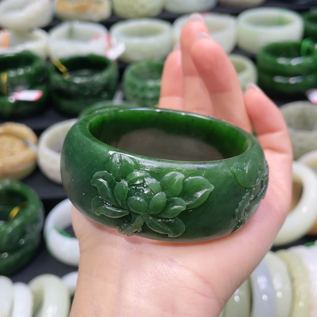 未镶嵌手镯和田玉83