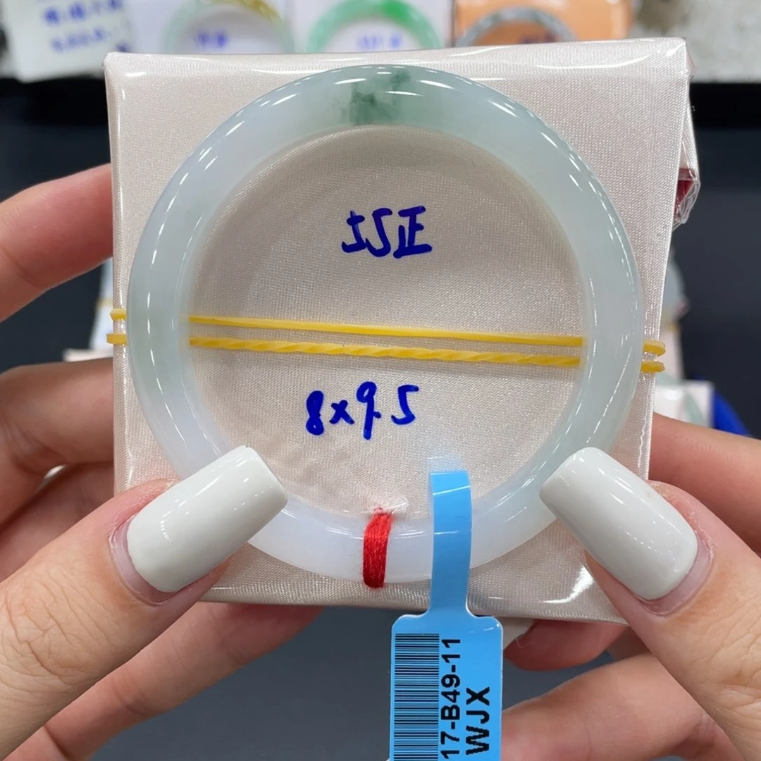 未镶嵌手镯翡翠缅甸翡翠手镯