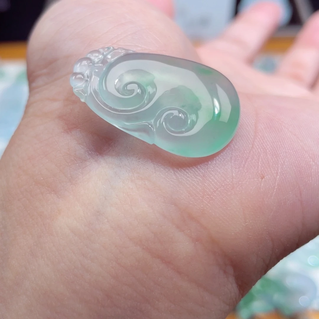 颈饰未镶嵌翡翠如意