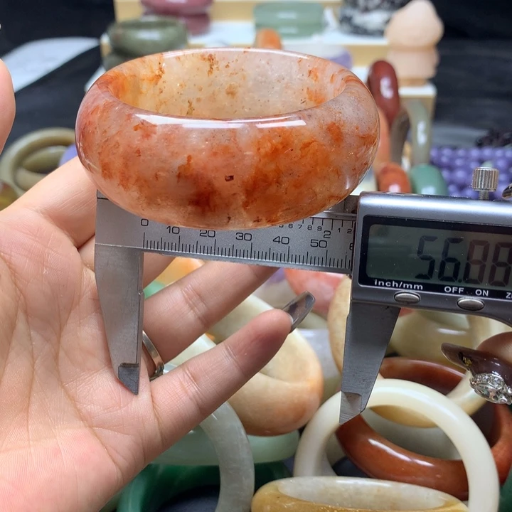 未镶嵌手镯石英质玉