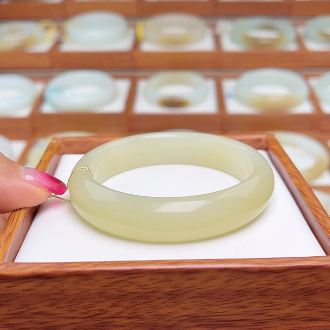 和田玉手镯未镶嵌54.6