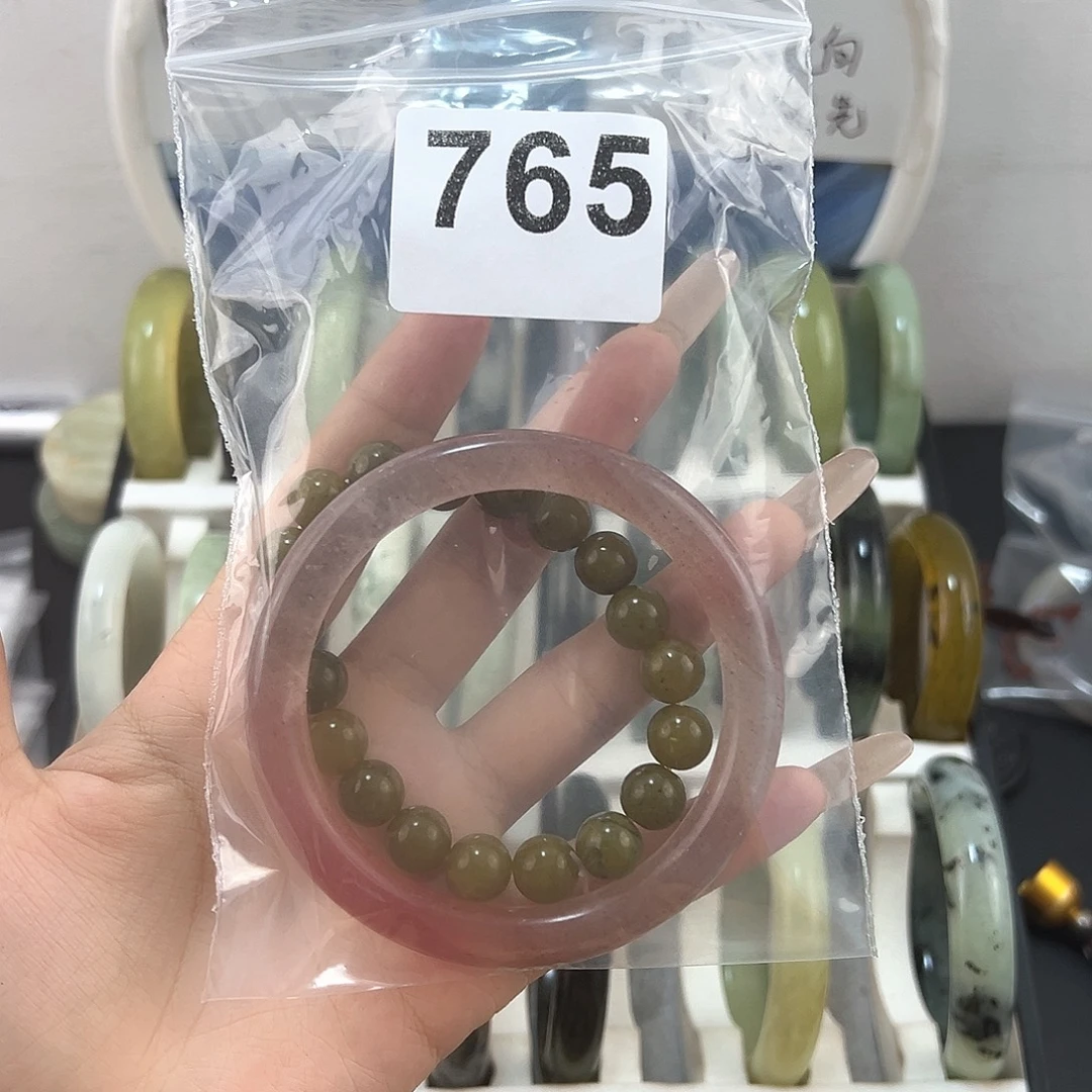 好***涟未镶嵌蛇纹石玉颈饰