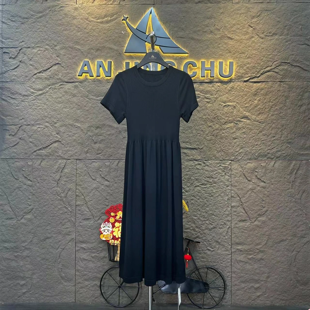 84  春季法式纯色显瘦休闲简约中长款针织连衣裙