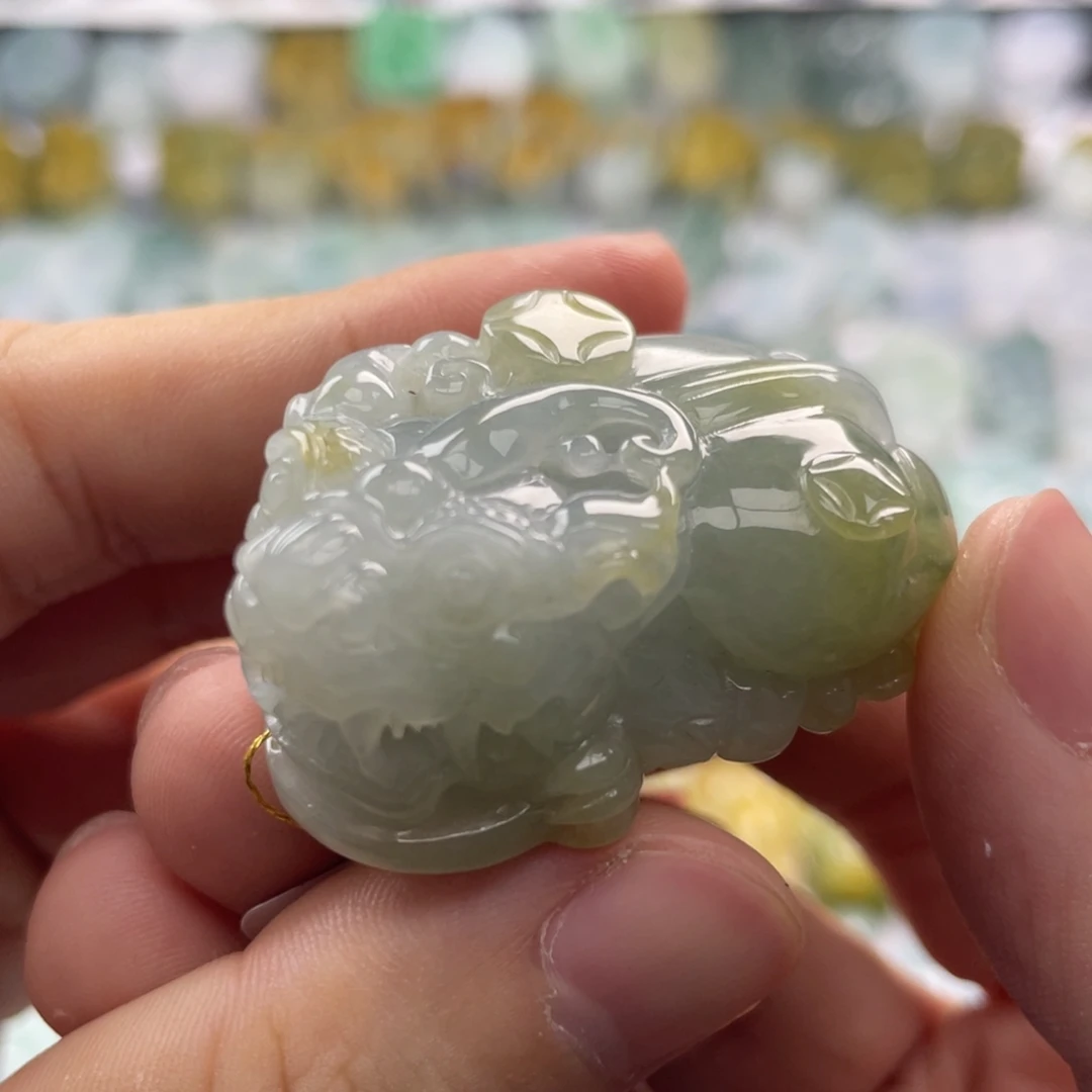 翡翠未镶嵌颈饰貔貅35