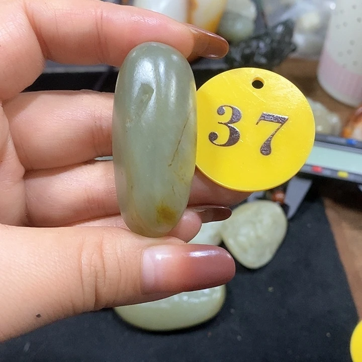 未镶嵌和田玉（糖玉）挂件