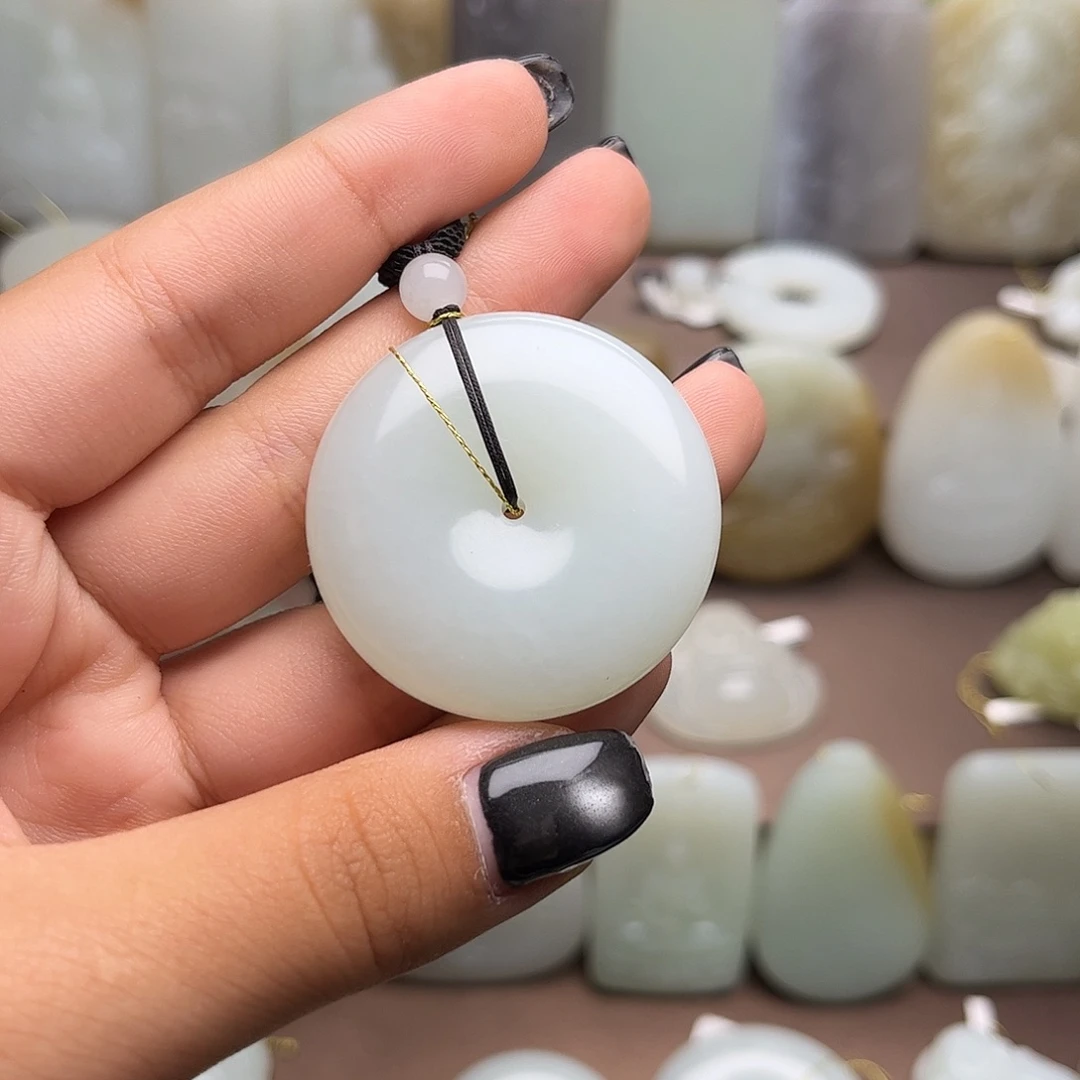 奋***者颈饰未镶嵌和田玉