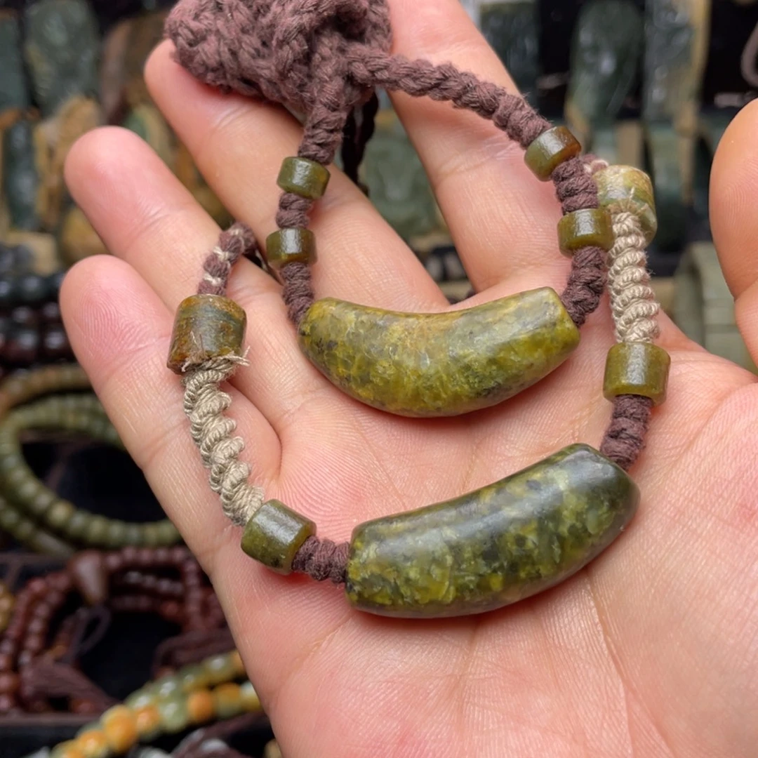 岫岩河磨玉（透闪石质玉）未镶嵌颈饰自选一个