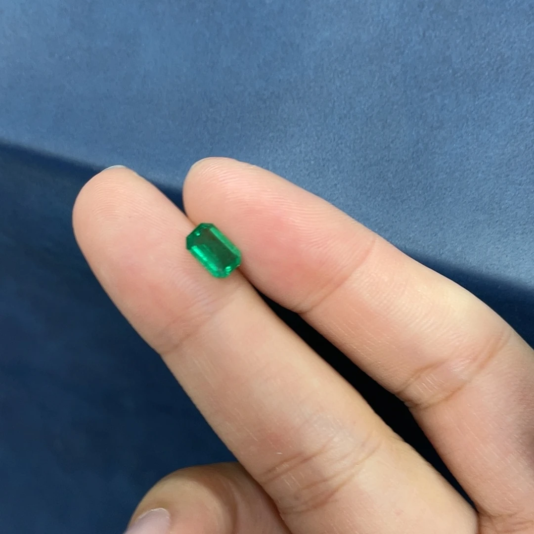 姚***姚裸石未镶嵌祖母绿0.98ct赞比亚
