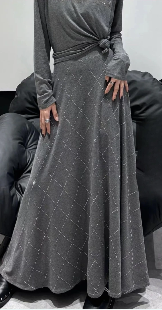 早秋穿搭新款12102-1法式复古高级设计感格子亮钻半身裙